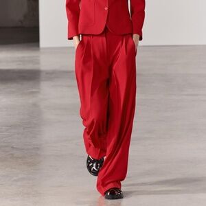 PLEATED TABBED MENSWEAR STYLE PANTS ZW COLLECTION in Bright Red